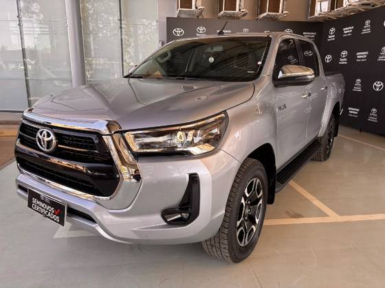 TOYOTA HILUX 2.8 D-4D TURBO DIESEL CD SRV 4X4 AUTOMÁTICO TOYOTA HILUX 2.8 D-4D TURBO DIESEL CD SRV 4X4 AUTOMÁTICO